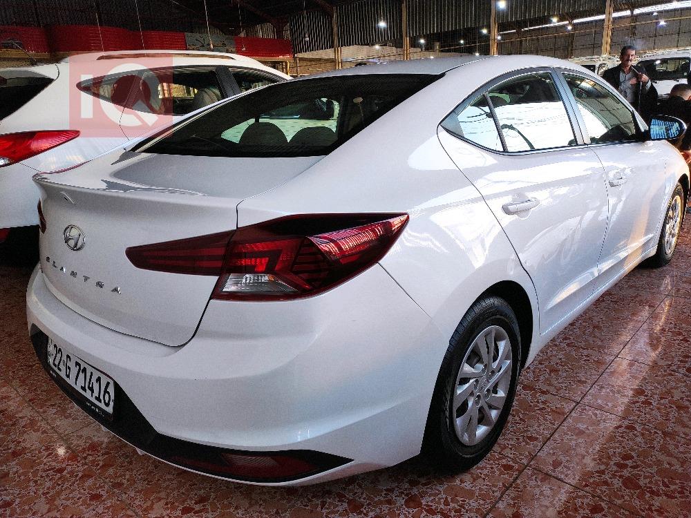 هیوندای ئەلەنترا